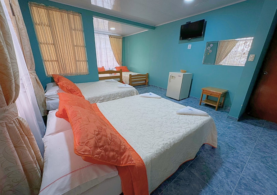 Habitación Familiar con Balcón- Hotel 205